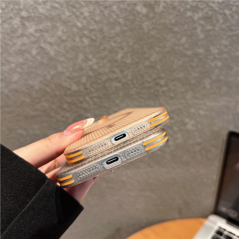 iPhone 17 Pro Max Breathable Mesh Anti-Drop Heat Dissipation Case with Apple 16 Magnetic Features