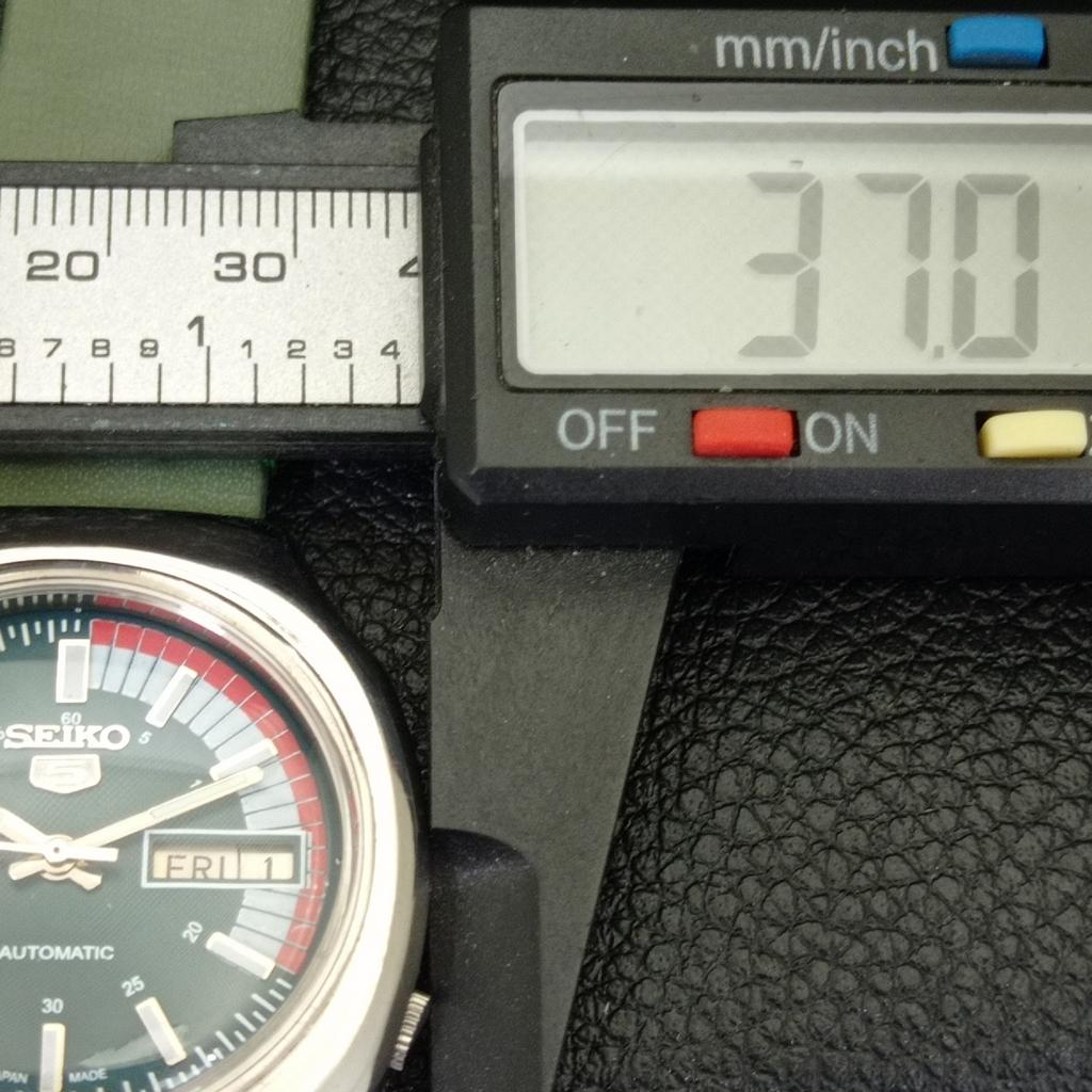 AUTOMATIC VINTAGE SEIKO 5 7009A JAPAN MENS GREEN COLOR DIAL WATCH a500760-5 R154-a500760