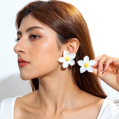 New Spring/Summer Simulation Dyeing Resin Flower Earrings for Women's Jewelry, Fresh and Cute Flower Earrings