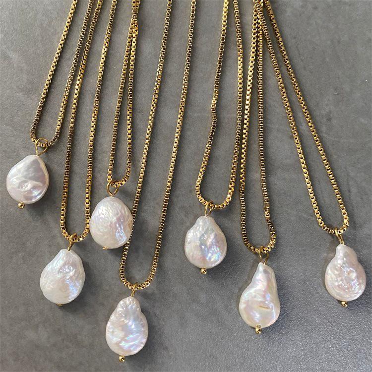 Stainless Steel Irregular Pearl Necklace: Retro Clavicle Chain with Versatile, Chic Design
