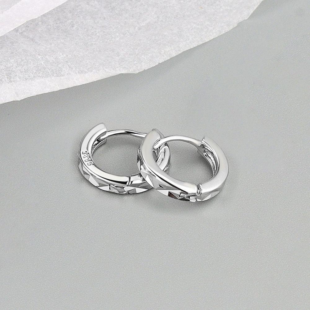 

Minimalist Geometric Rhombus Ear Cuffs For Women Trendy Temperament Versatile Student Hoop Earrings Fashion Jewelry