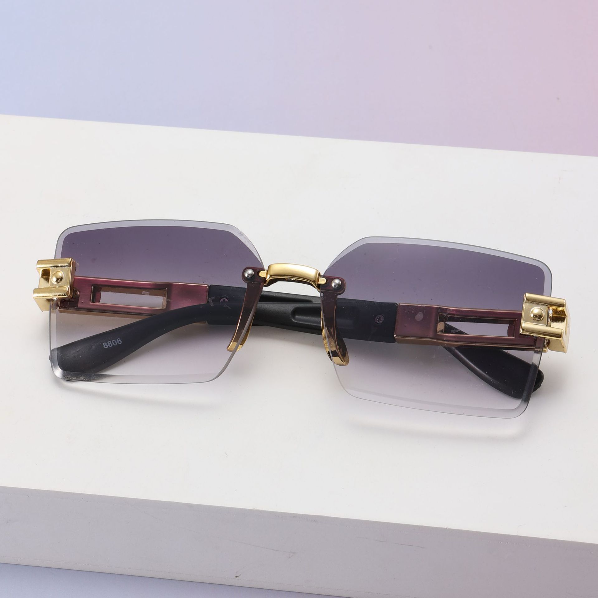 

Frameless Diamond Trimmed Square Sunglasses Sunglasses Ladies Fashion Commuter Sunglasses