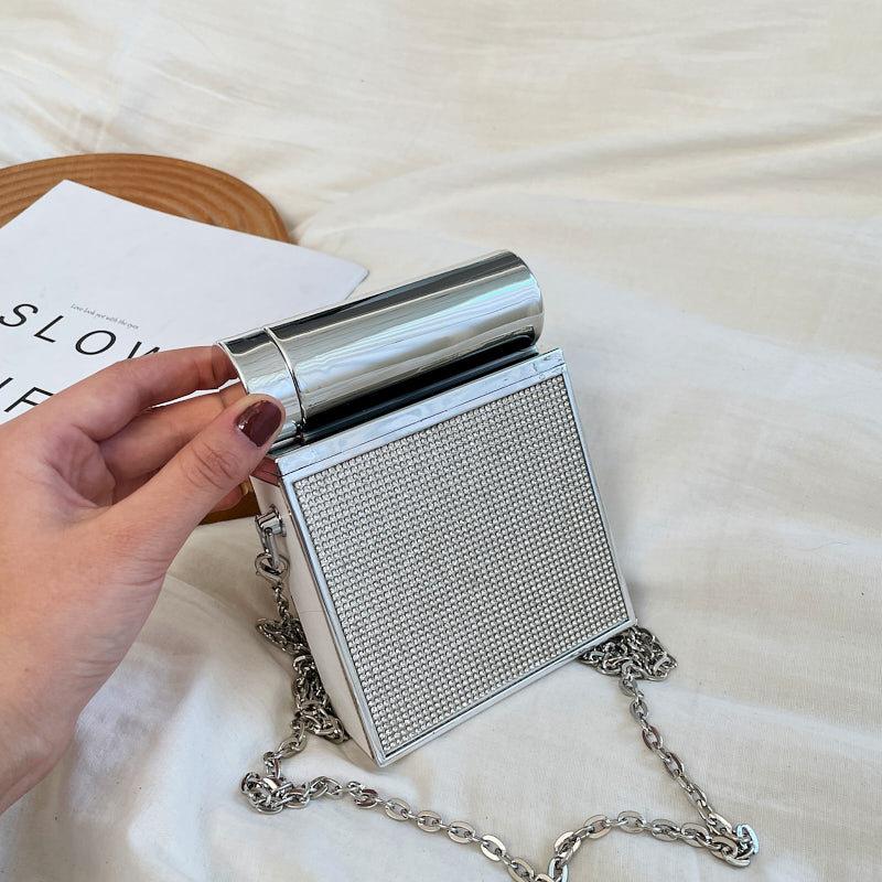 

Personality Creative Metal Small Bag 2025 New European and American Fashion Niche Shoulder Bag Women s Chain Crossbody Cigarette Box Bag чорний