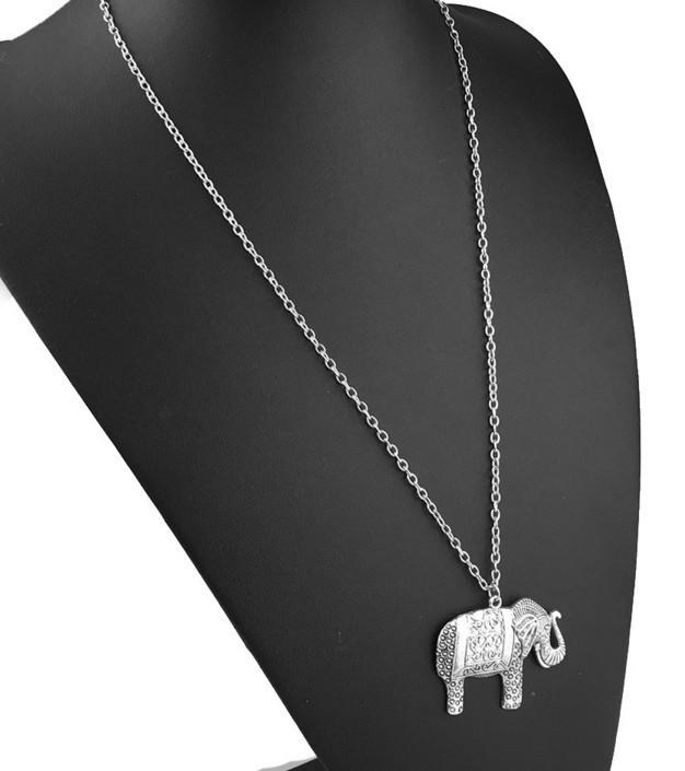 Elegant Retro Carved Elephant Necklace - Versatile Fashion Jewelry Alloy