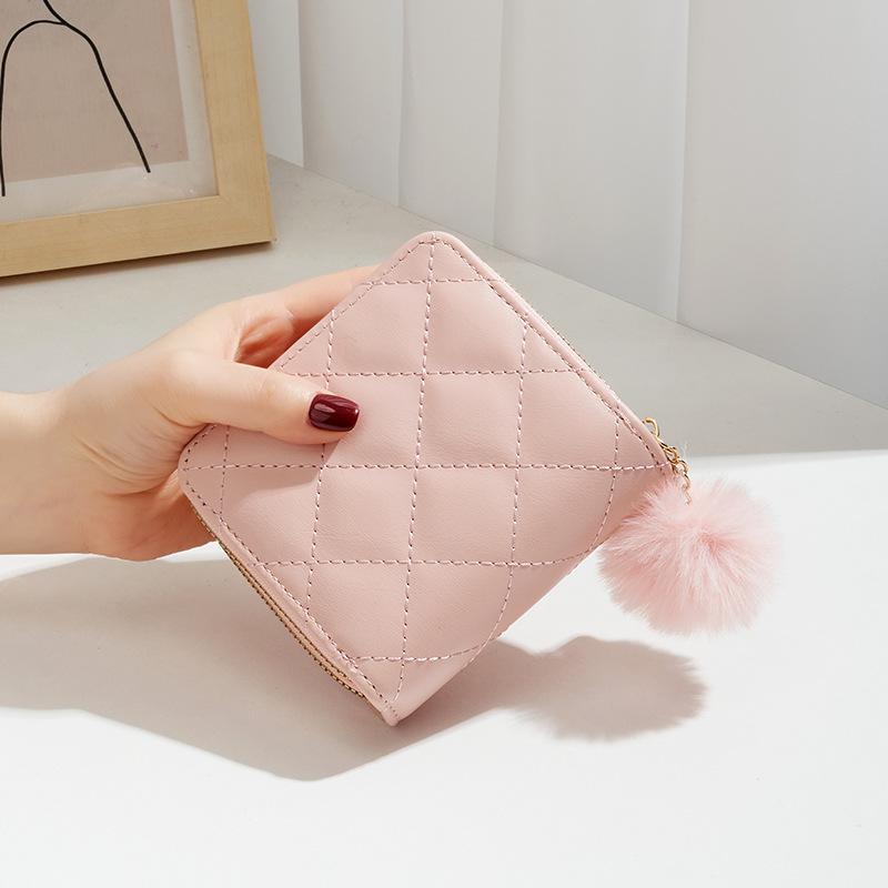 

Новый женский кошелек-клатч, короткий кошелек для мелочи, декоративная карточная сумка с бриллиантовыми заклепками и помпоном, одна штука.