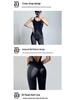 Eleganter Tanz- und Yoga-Bodysuit mit Spaghettiträgern, Brustpolstern und schönem Rückendesign, mit ausgestellten langen Hosen.