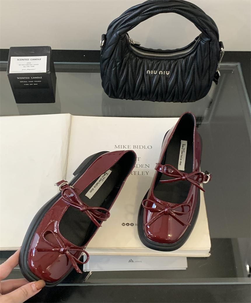 

Fashion cute retro bow round head platform small leather shoes women s 2025 new spring and summer with skirt Mary Jane shoes 39 бордовий