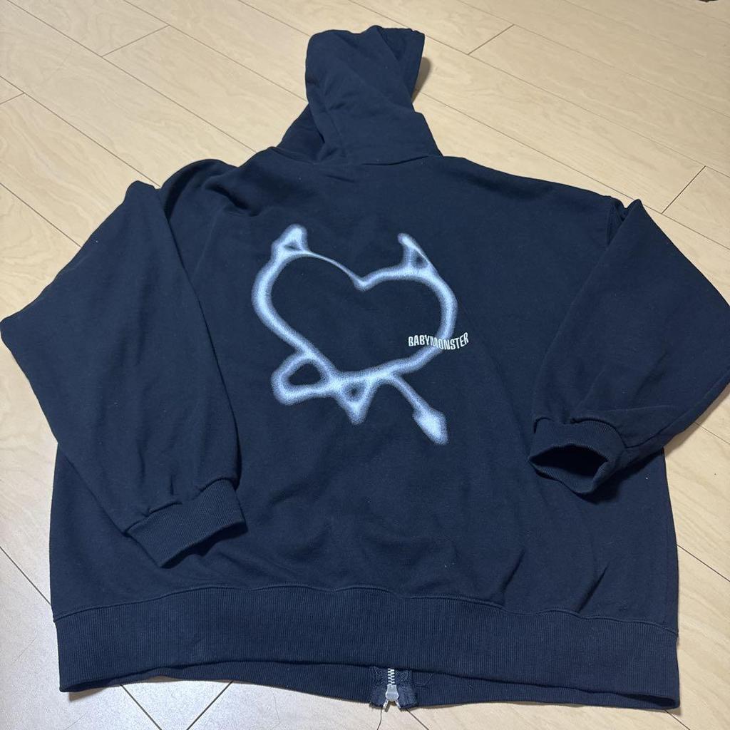 [USED] BABYMONSTER Heart Print Full Zip Hoodie