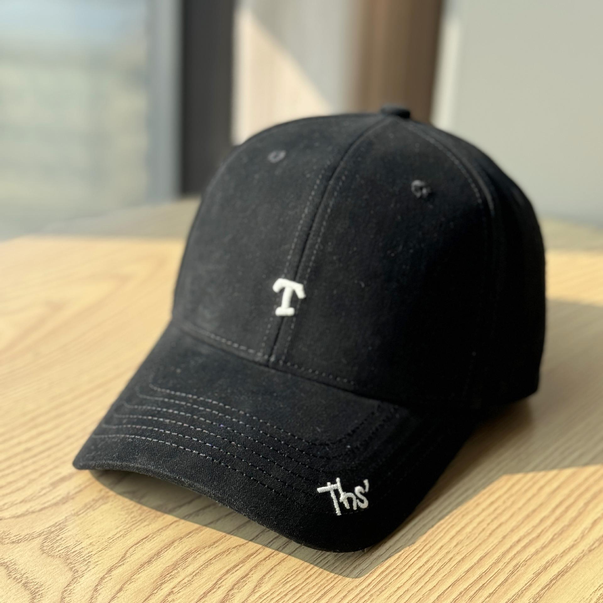 

New simple letter-embroidered wide-brim baseball cap for men and women, versatile for outings, makes the face look smaller, hard-top duckbill cap Adult54-60Adjustable чёрный