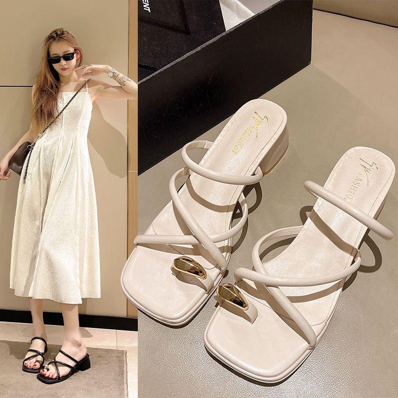 2025 summer new Internet celebrity open-toed slippers women's fashion versatile flat-bottomed cross-strapped middle-heeled beach sandals