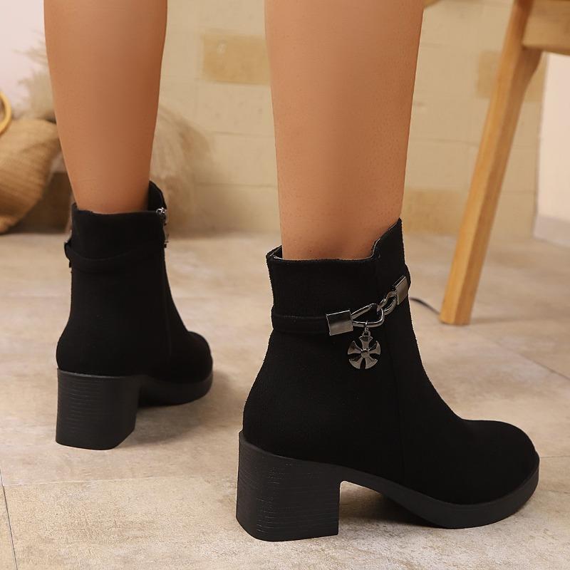 Plus Size Medium Heel Boots 2025 Winter New Thick Heel Suede British Style Metal Chain Martin Boots Women