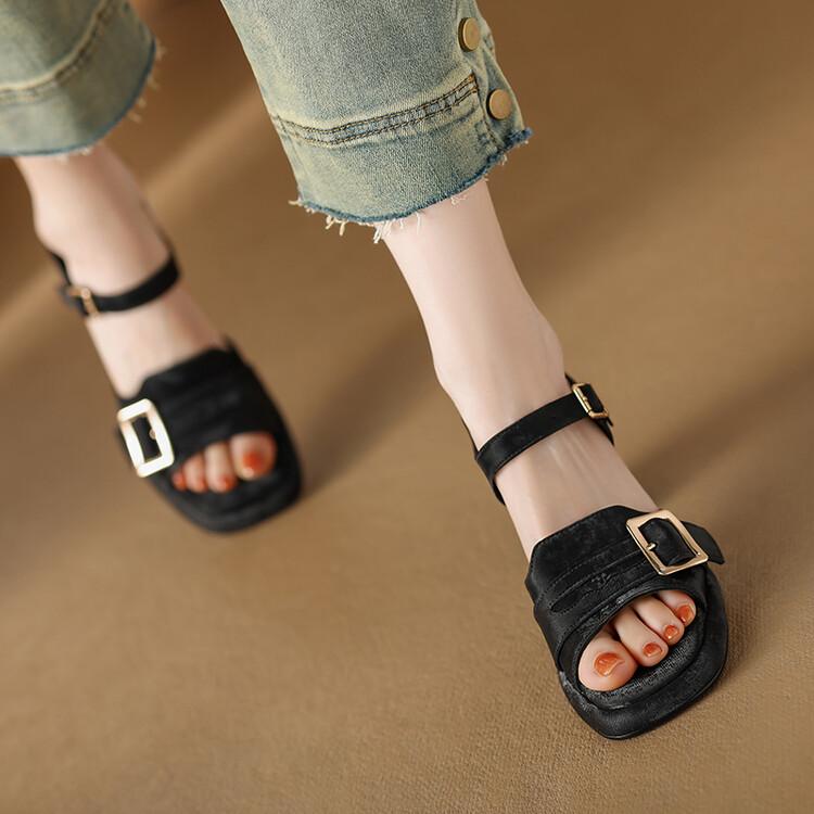 

Fashion Retro French Women s High-heeled Slippers 2025 Summer New Fashion Elegant Temperament Comfortable Thick-heeled Casual Slippers. 40 чёрный