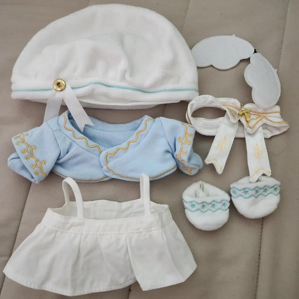 

Doll Clothes Set