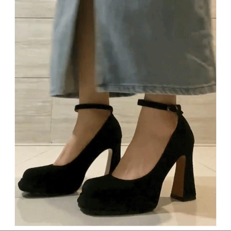 Fashion Women Sexy Black Ankle Strap High Heels Autumn Woman Flock Round Toe Pumps Female Suede Buckle Fashion Shallow Pumps
