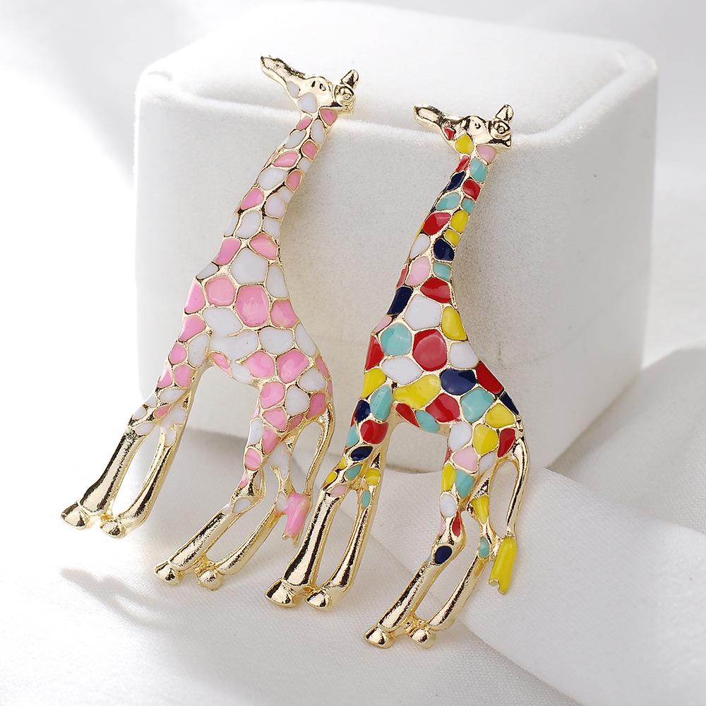 European and American Fashion Giraffe Brooch for Women
