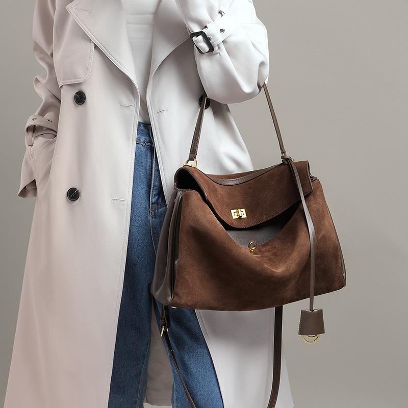 Tote Bag Fashion Commuter Shoulder Scrub Large Capacity Lock Crossbody Women'S Bag Luggage
