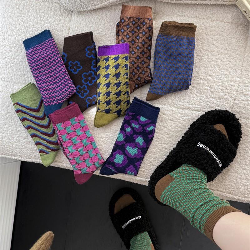 Female Autumn and Winter Retro Art Thousand Bird Lattice Geometric Small Design Tube Stack Socks