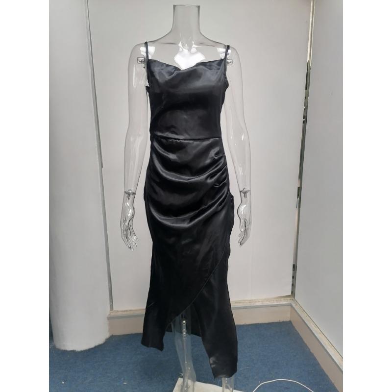 Sexy sexy saténové saténové ohlávkové šaty v nízkém střihu Úzké šaty bez zad