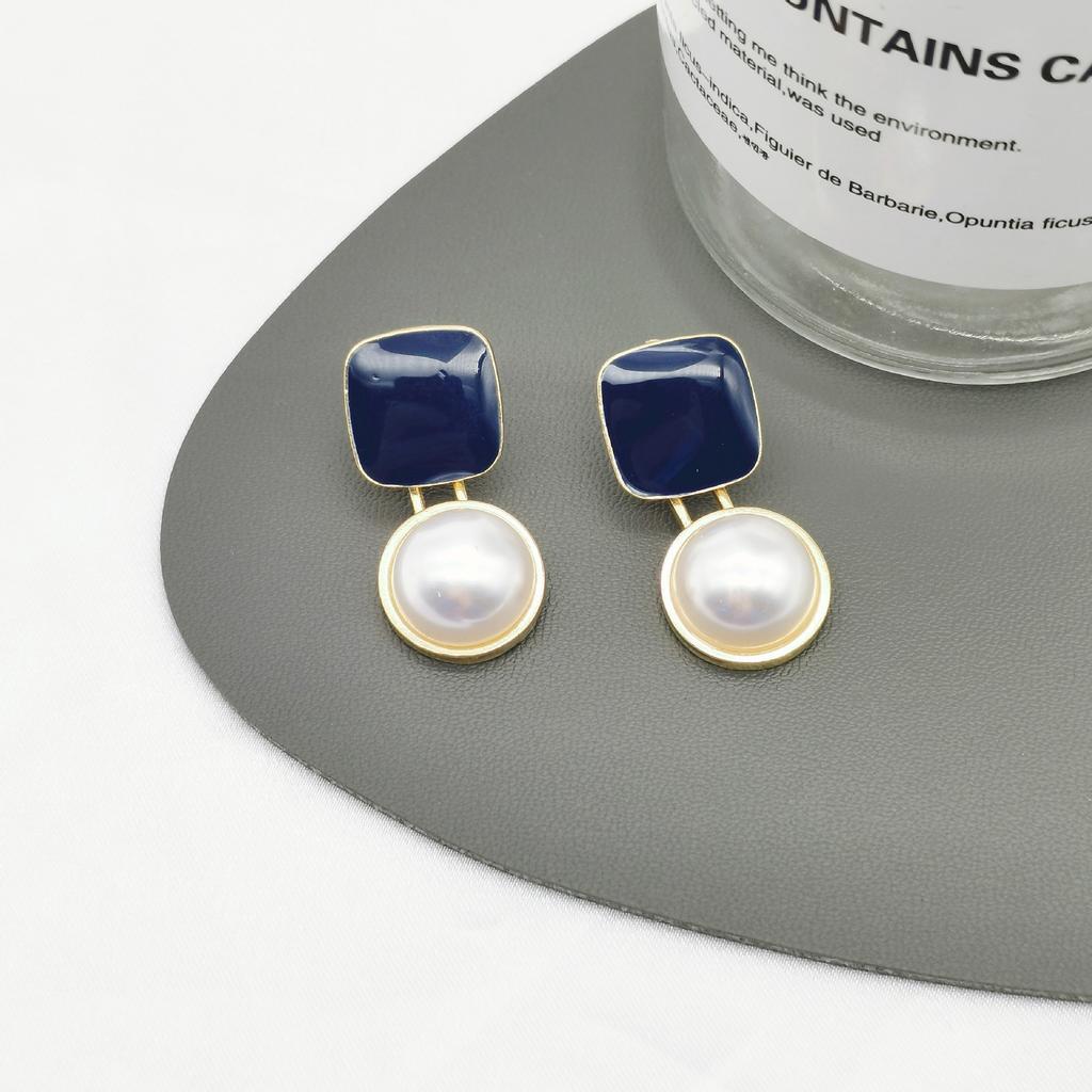 Red blue square pearl stud earrings ins trendy same design temperament French simple earrings
