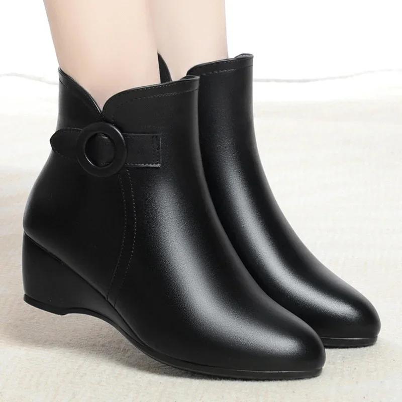 2025 New Autumn Winter Warm Short Boots Women Black Solid Ankle Boots for Heel Zip Point Toe Fleece Wedge Mother Cotton Shoe