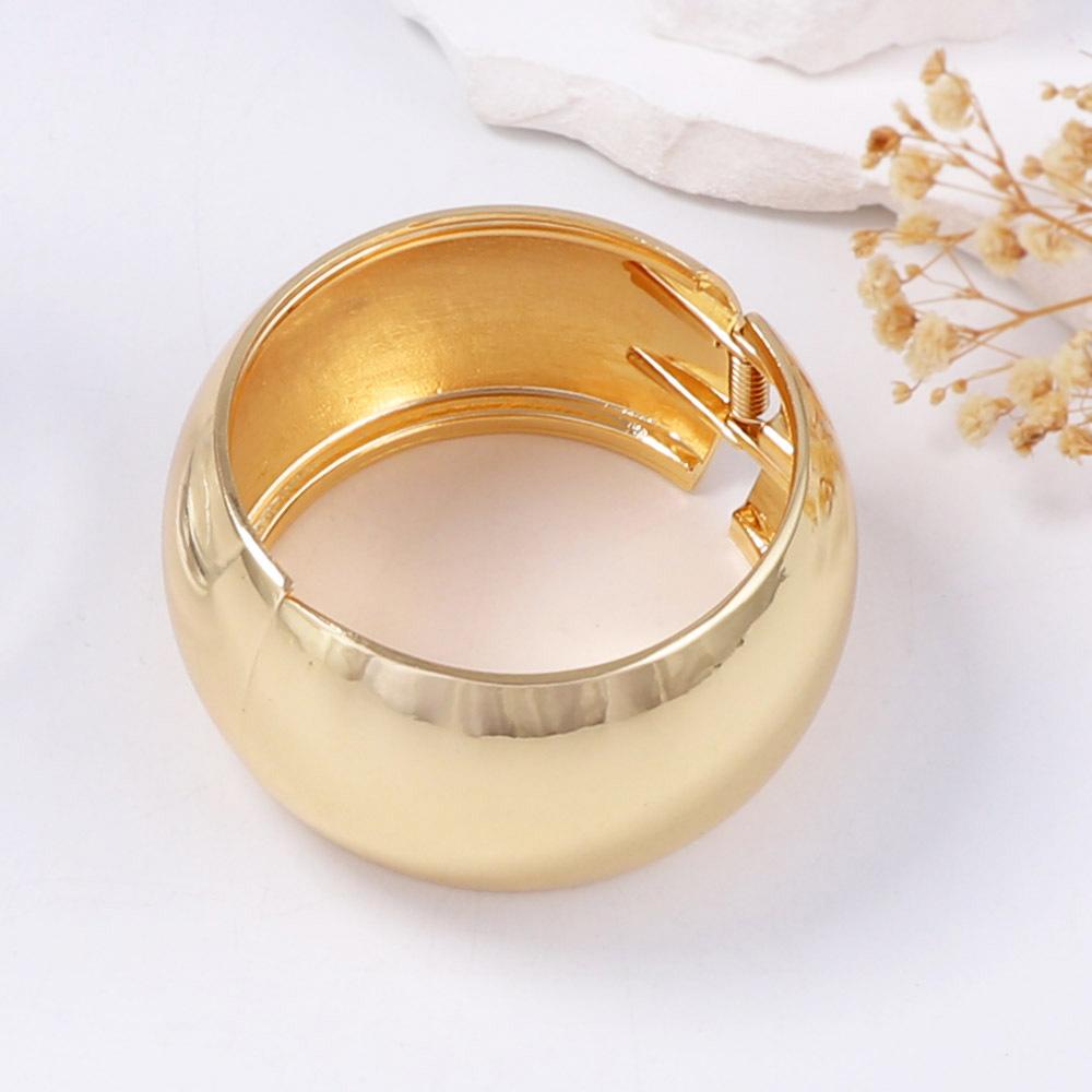 Europe and the United States Exaggerated Simple Fashion Smooth Surface Cold Wind Elastic Opening Bracelet Wide Surface Casual High Sense Jewelry