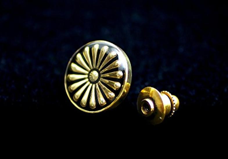 DIAMOND JAPAN Chrysanthemum Crest 24K Gold Plated Epoxy Pin Brooch Family Crest Brooch Pin Pin Badge Lapel Pin Yakuza Yakuza Tough Ruffian Ruffian