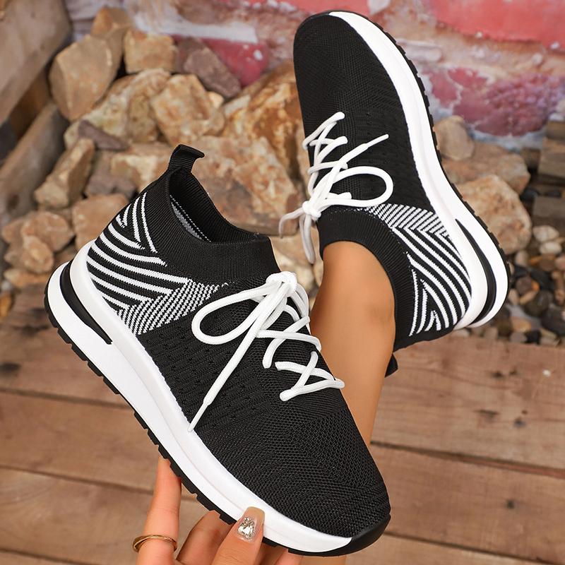 Fashion 2025 Fashion Black White Striped Running Shoes for Women Brearthable Mesh Knitted Sneakers Woman Anti Slip Casual Sports Shoes
