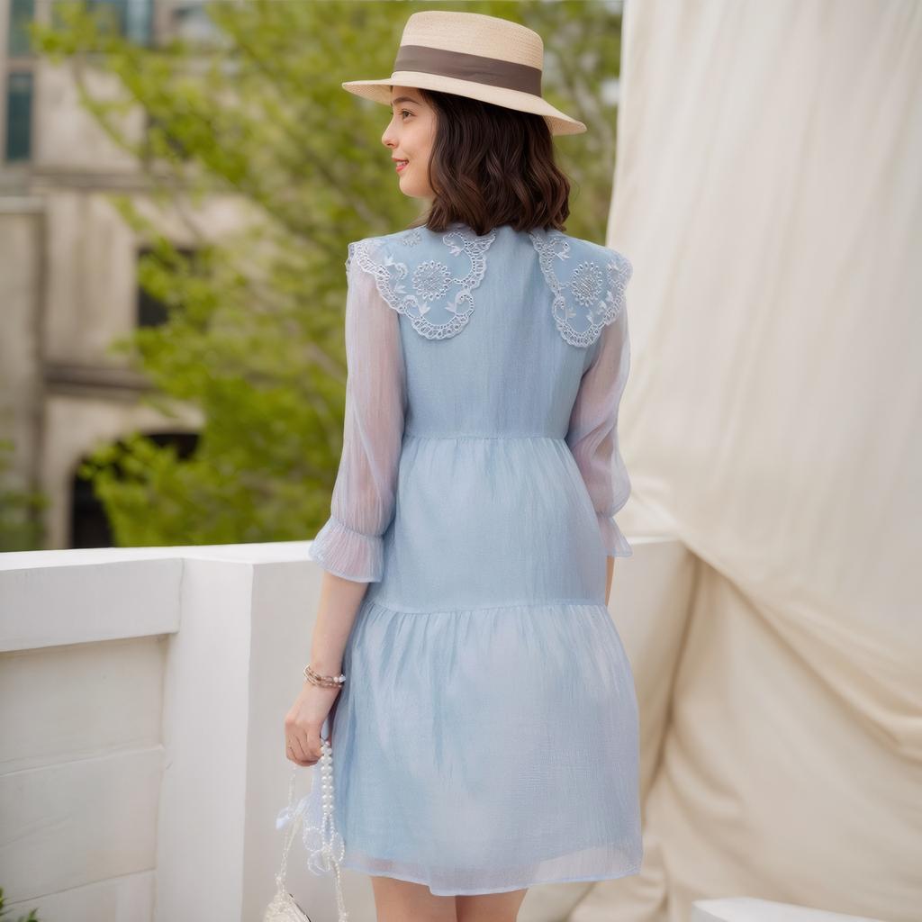 Frühling und Sommer Neues besticktes Puppenkragen-A-förmiges Rockimitat Dreidimensionales Glanzkleid