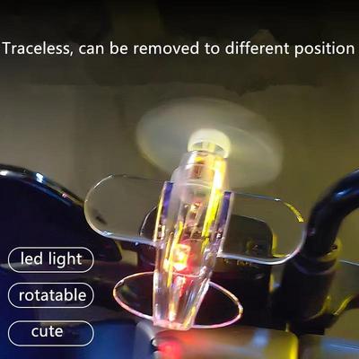 Kreatives LED-Licht in Flugzeugform, rotierende Propellerdekoration für Fahrrad, Motorrad, farbiges Nachtzubehör, 8 cm