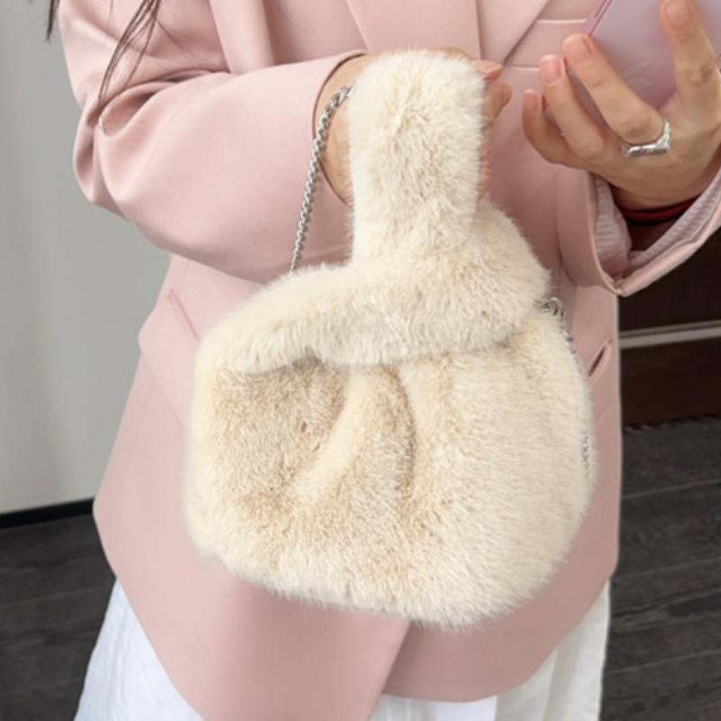 Luxury Fur Handbag Women Vest Design Soft Plush Crossbody Bag Thin Metal Chain Shoulder Bag Korean Winter Party Bag Coin Purse