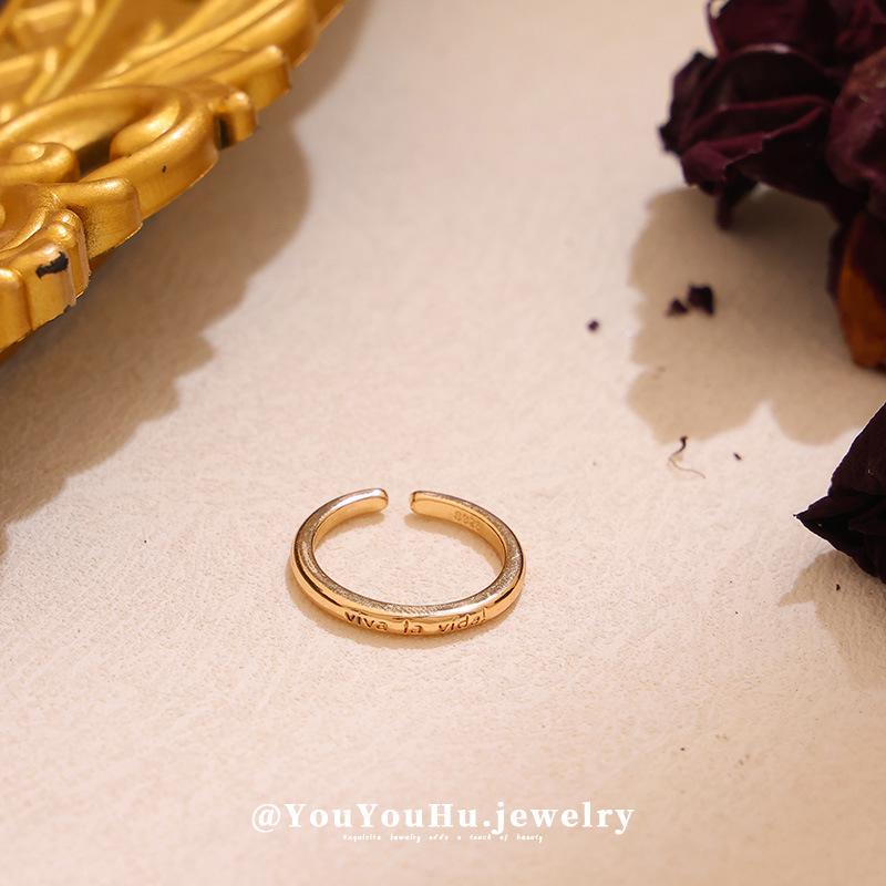 European-American Retro Floral Pleated Ring - Versatile & Irregular Design