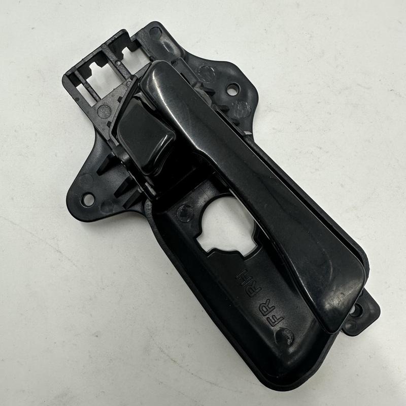 Front Left Right Inner Door Handle 82620-2L000 82610-2L000 826202L000 826102L000 For Hyundai I30 2009 I30CW 2007-2012