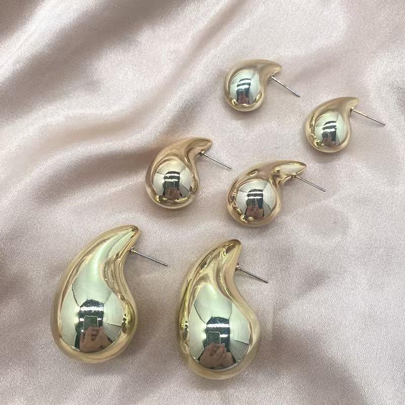 Celebrity Style Gold Water Drop Earrings - High-End European and American Metal Studs