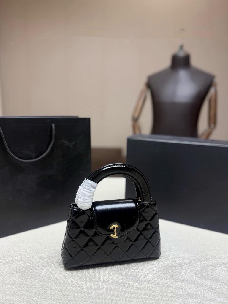 Diamond-Pattern Lambskin Crossbody & Shoulder Bag - Versatile Women's Handbag with Chain, Bright Finish, Small Square Design
