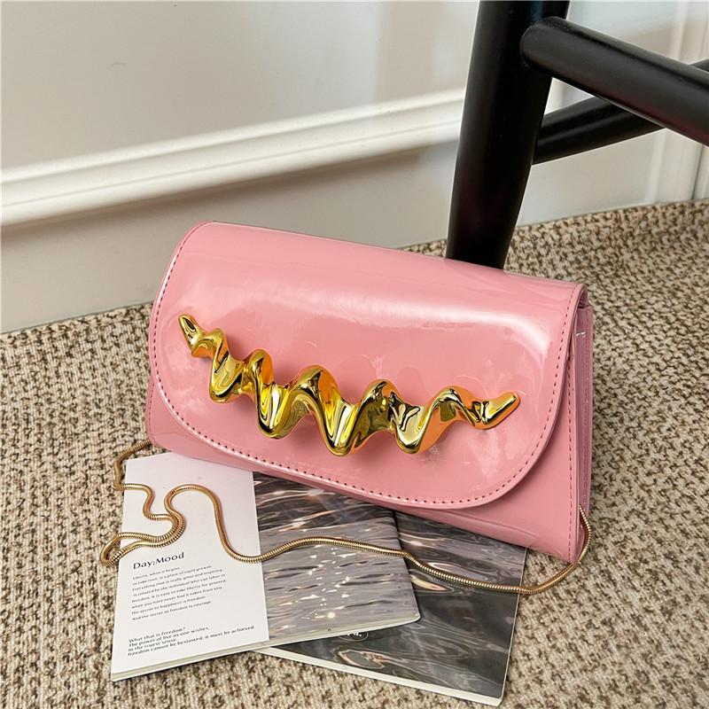 New Women's Personalized  Fashionable  Flap Ladies Chain Crossbody Bags Versatile Commuter Shoulder Bags Leather Handbag Wallet