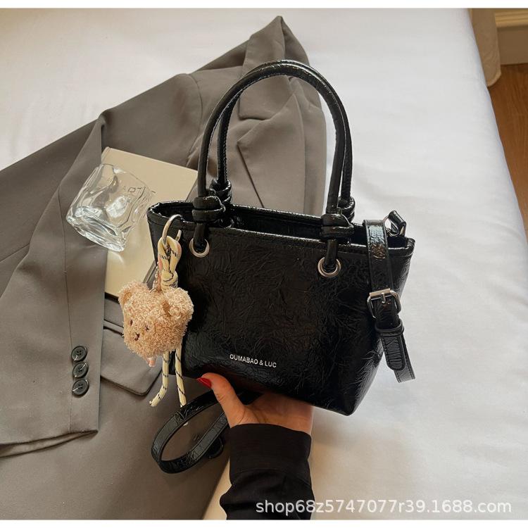 Popular Popular Bags Women's Spring Summer Versatile 2025 New Korean Version Casual Messenger Bag Portable Bucket Bag