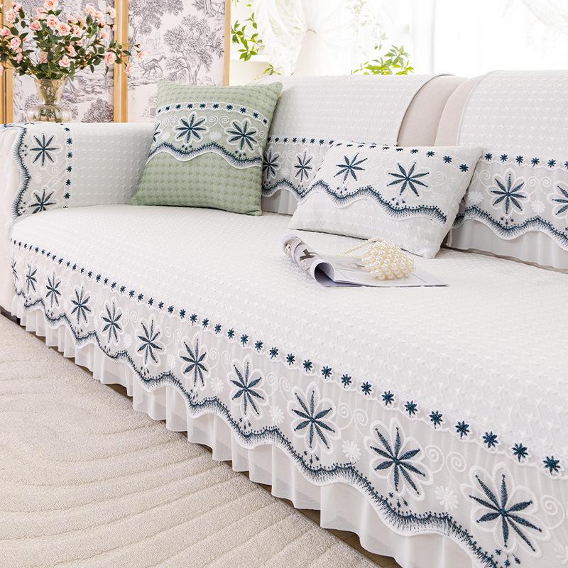 2025 новая подушка для дивана из ледяного шелка легкая роскошная прохладная подушка для сиденья летняя прохладная подушка для сиденья дивана Doudou нескользящая 7070cm 1898₽