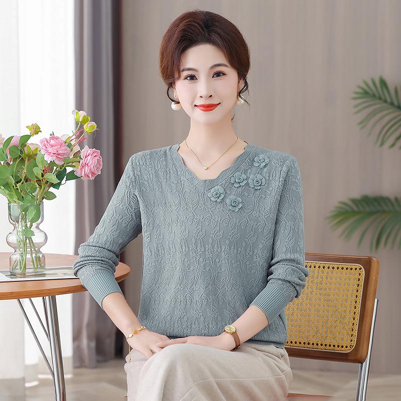 Mom's Versatile Long-Sleeve Knitted Sweater for Middle-Aged and Elderly Women - Elegant Pullover for Spring and Autumn.