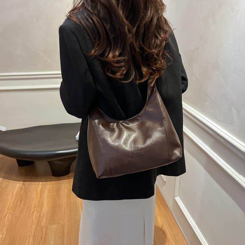 

Сумка большой вместимости женская 2025 новая сумка-тоут на плечо подмышку ретро универсальная для пожилых модная сумка-мессенджер для通勤 27*10*18