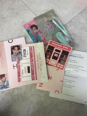 Park Ji-hoon První edice DVD Album Fotokniha, Narozeninová světelná tyč, atd.