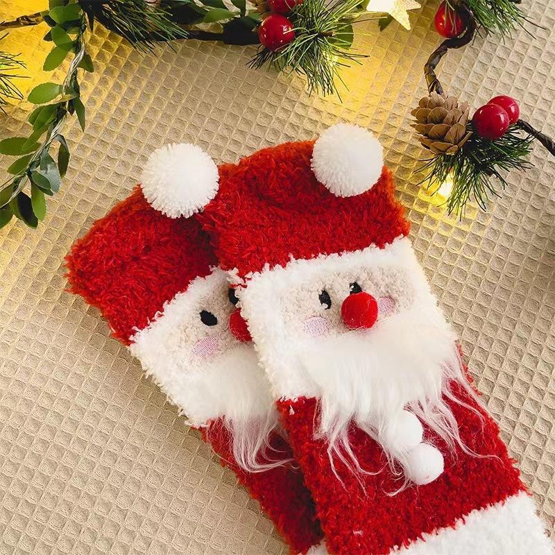Women's Coral Fleece Christmas Stockings for Autumn and Winter with Fleece and Thickening, Winter Cartoon Decorations, Little Deer Christmas Stockings