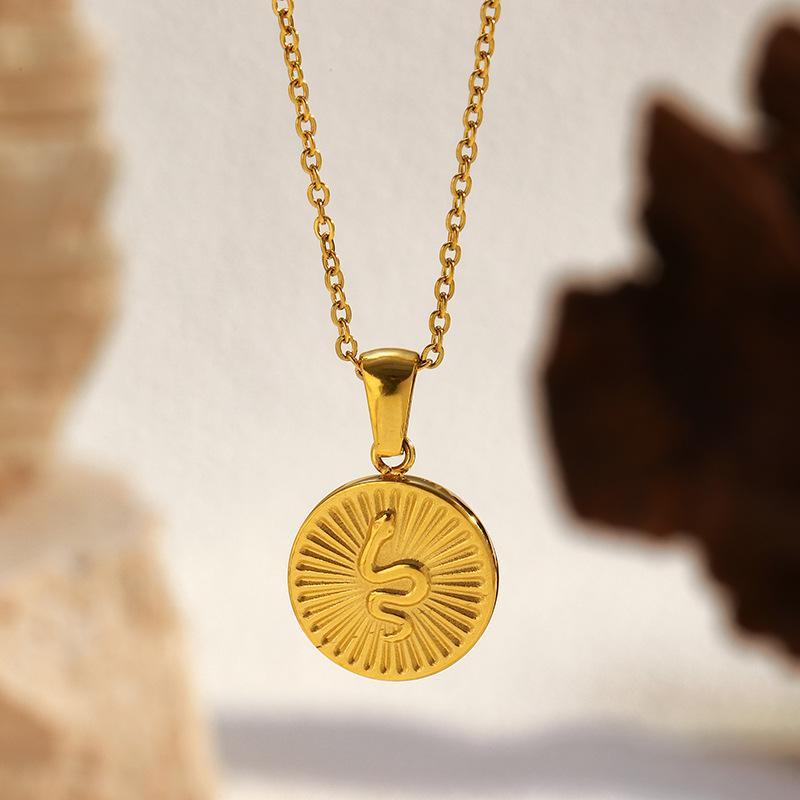 Square Fashion Pendant High Temperature Electroplated Fade Resistant Titanium Steel Necklace