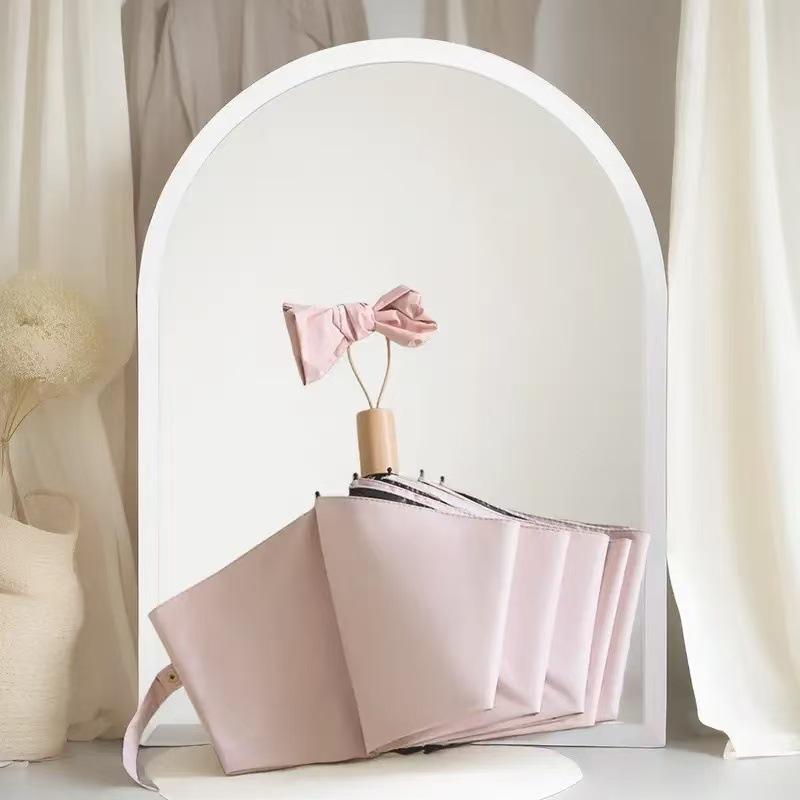 Vollautomatischer dreifach faltbarer UV-Schutz-Schirm mit schwarzem Kleber und Logo für Regen oder Sonne