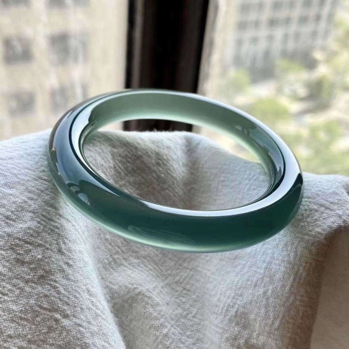 

Халцедон Карри Синий Браслет Женский Синий Цвет Аква Толстый Круглый Браслет Ледяной Прозрачный Небесно-Голубой Замороженный Нефрит Женский Браслет 6MM62MM