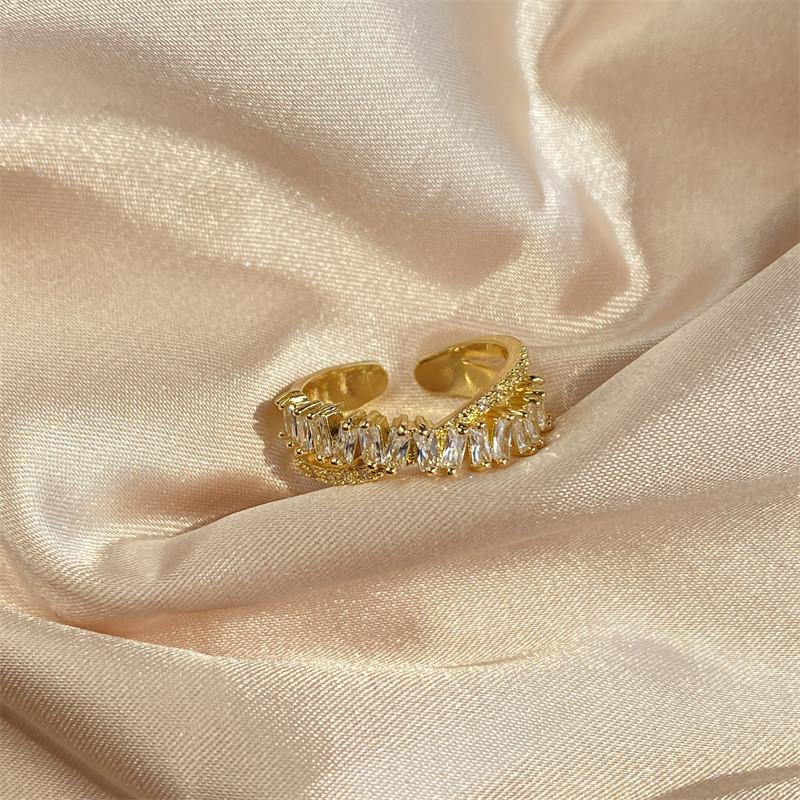 Copper Chic Adjustable Ring With Unique Wave Shape And Shimmering Stone Zircon