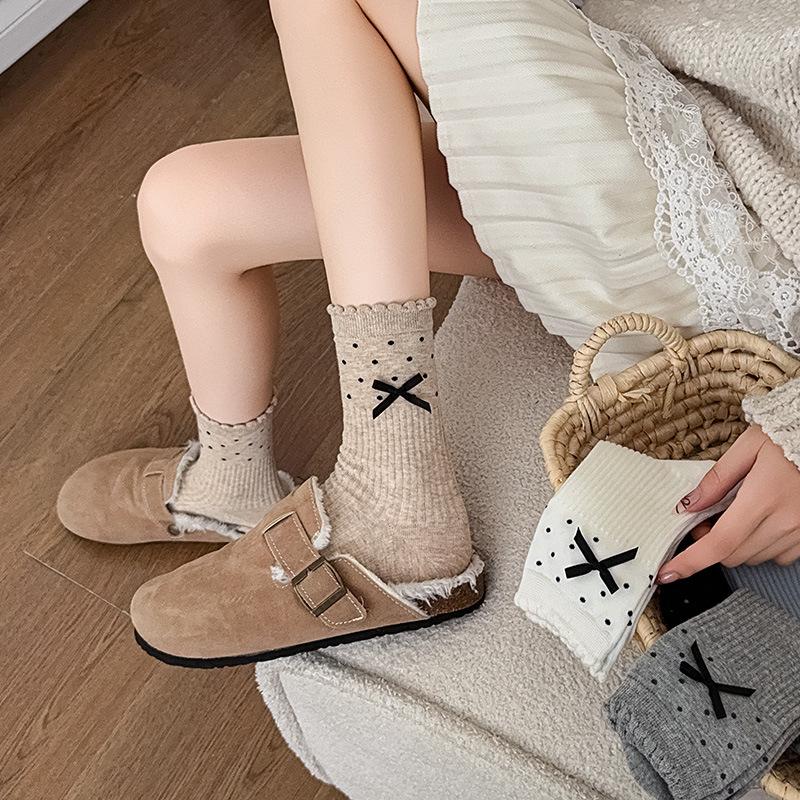 Female Autumn New Style Sweet Bow Dotted Lace Boneless Tube Pile Socks