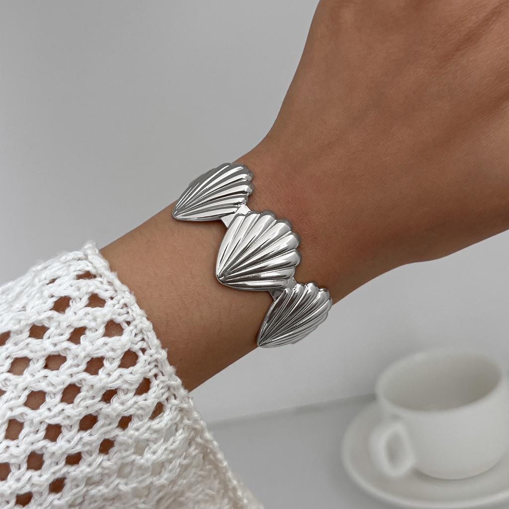 Metallic Flower Bracelet Ocean Vacation Fan Shell Open Bracelet