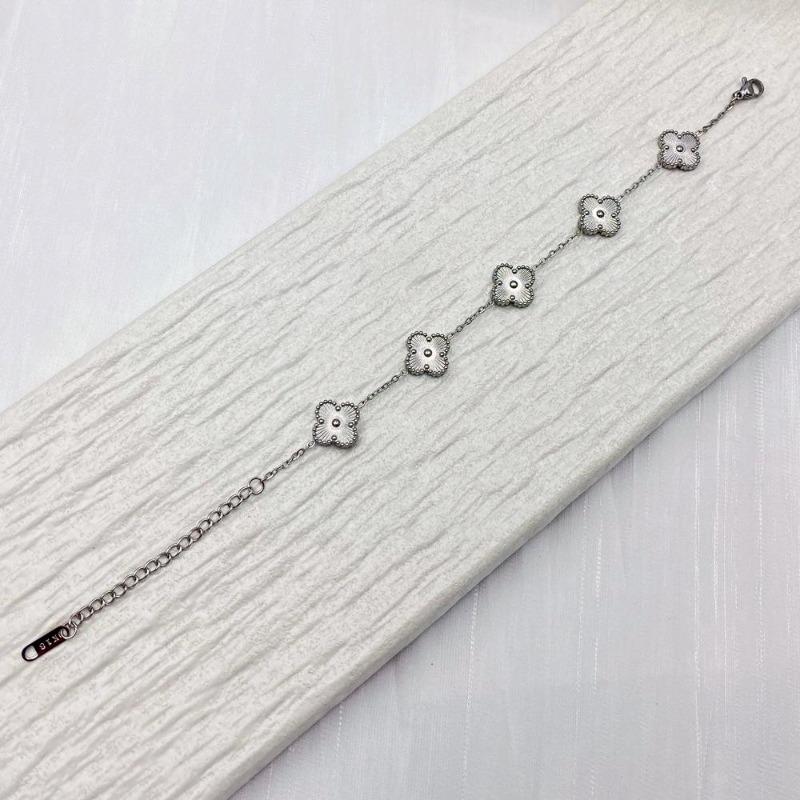 Mm Nicht verblassendes Edelstahl-Vierblättriges Kleeblatt-Armband für Damen - Frischer Stil