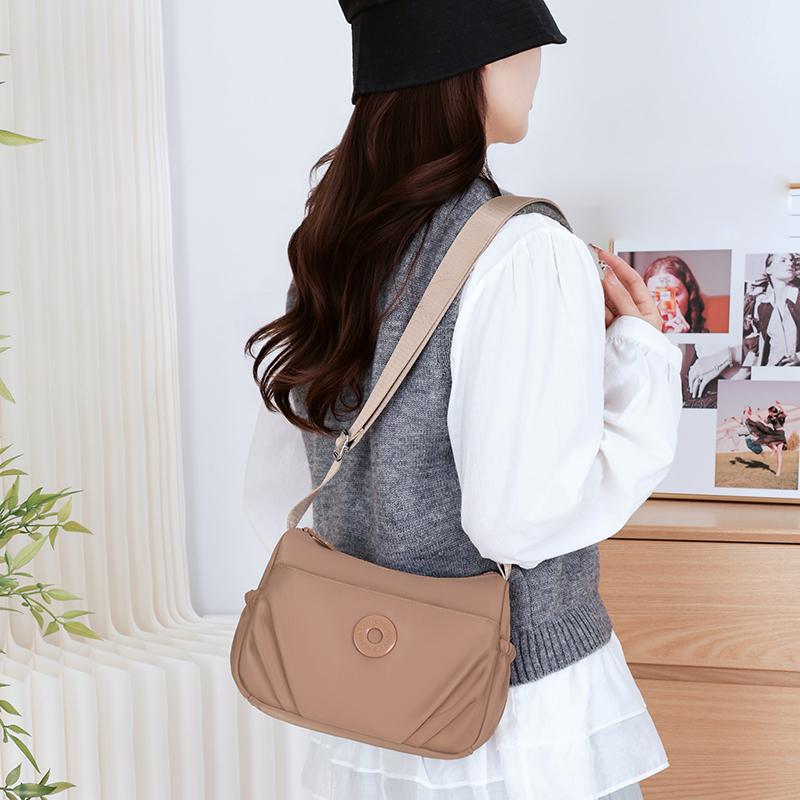 Women's Bag Multi-Pocket Shoulder Bag Lightweight Nylon Crossbody Bag