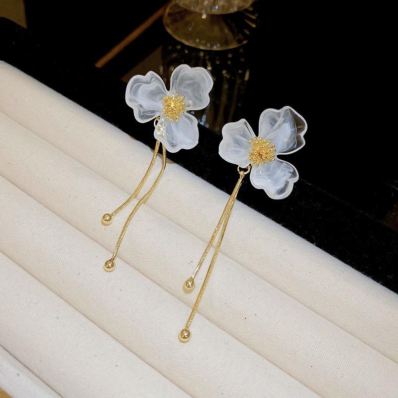 Silver needle French retro flower pearl fringed earrings personality sweet temperament stud earrings women